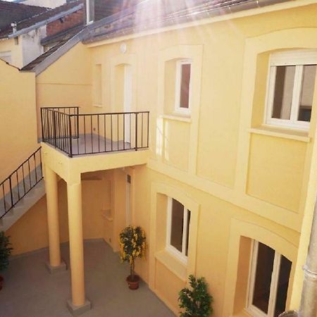 Cosy Et Calme F2 En Plein Centre Ville Vichy Exterior photo